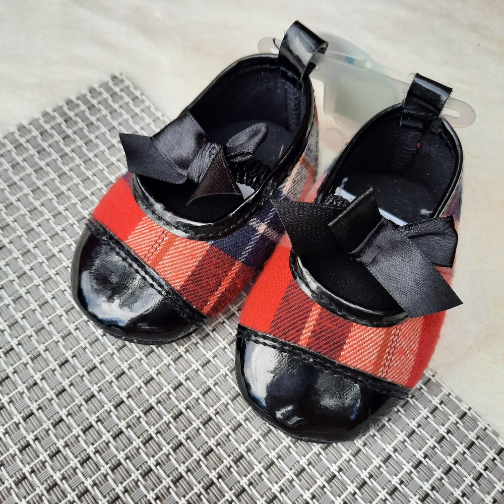 Baby's First Shoes Tartan Plaid Christmas Family Pictures 3-6 Months NEW Gift